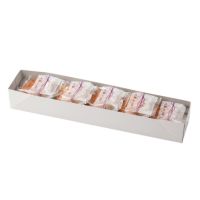 新宿中村屋の月餅　小豆餡　10個入り簡易箱タイプ（蓋を開けた状態）。整然と並んだ月餅の中身が見える