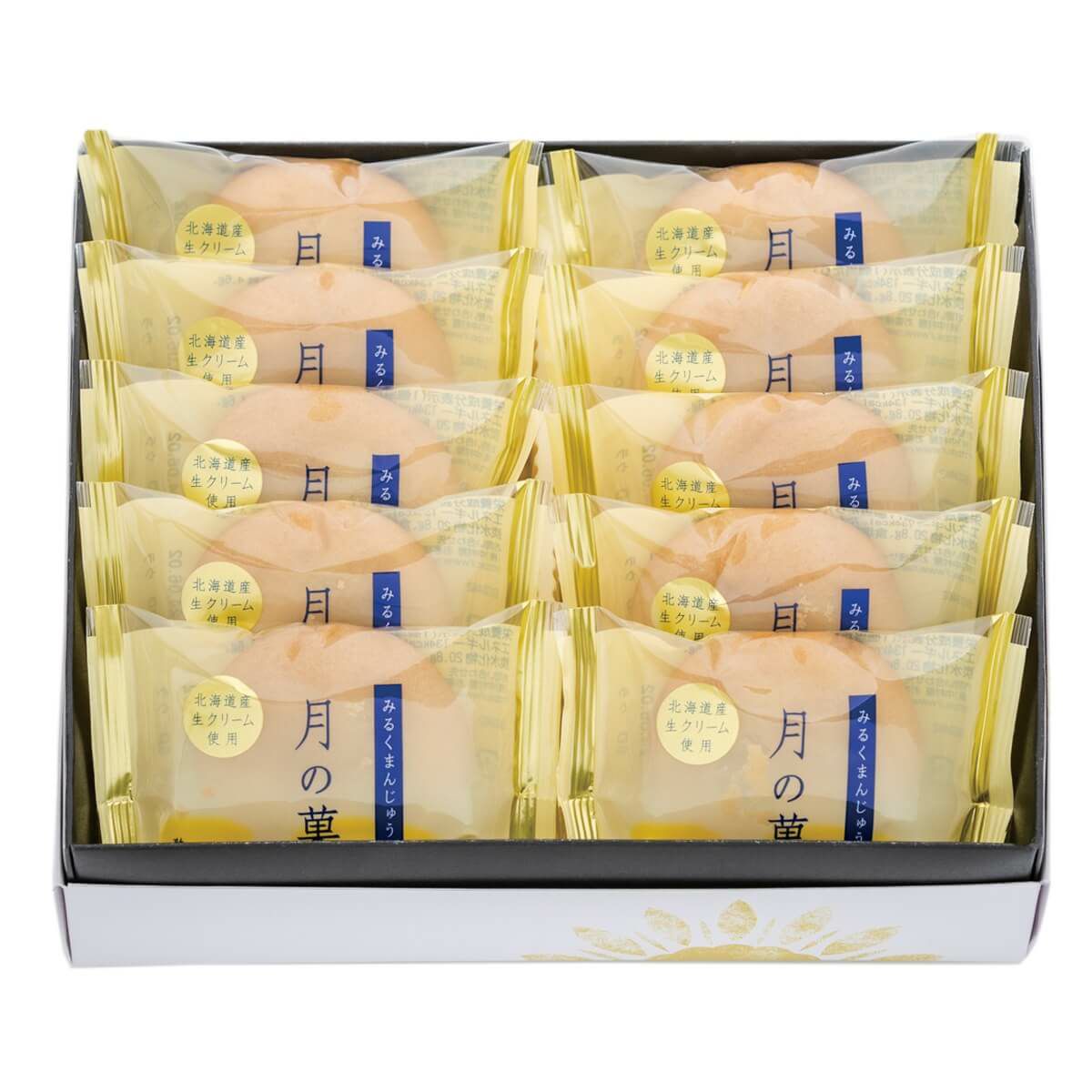 新宿中村屋　月の菓（みるくまんじゅう）10個入り（蓋を開けた状態）。整然と並んだ「月の菓」の中身が見える