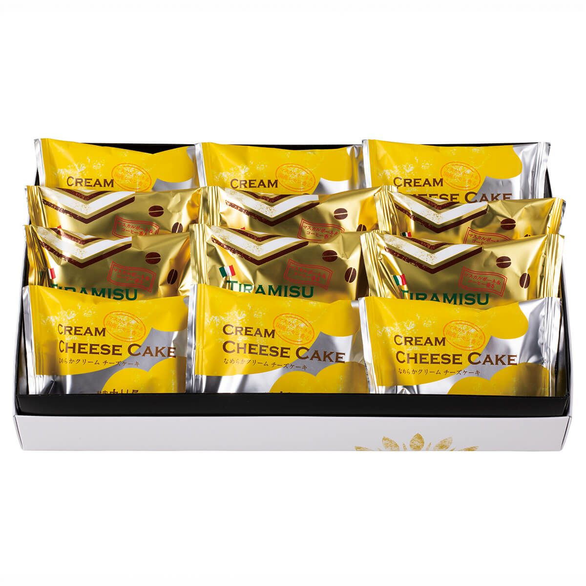 新宿中村屋　チーズケーキ＆ティラミス12個入り（蓋を開けた状態）。整然と並んだ「チーズケーキ」と「ティラミス」の中身が見える